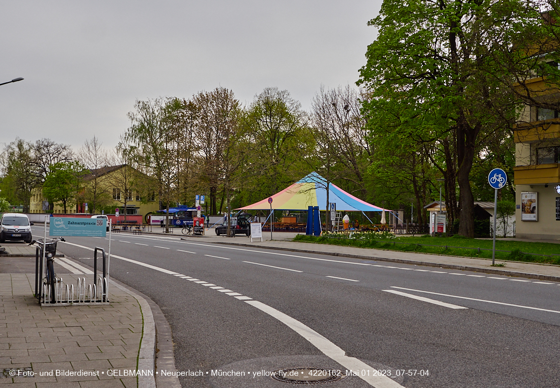 01.05.2023 - Maibaumaufstellung in Berg am Laim